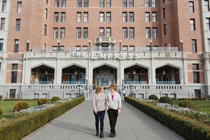 Private Vacation Photography Session with Local Photographer in Victoria - Logistics and Booking Details