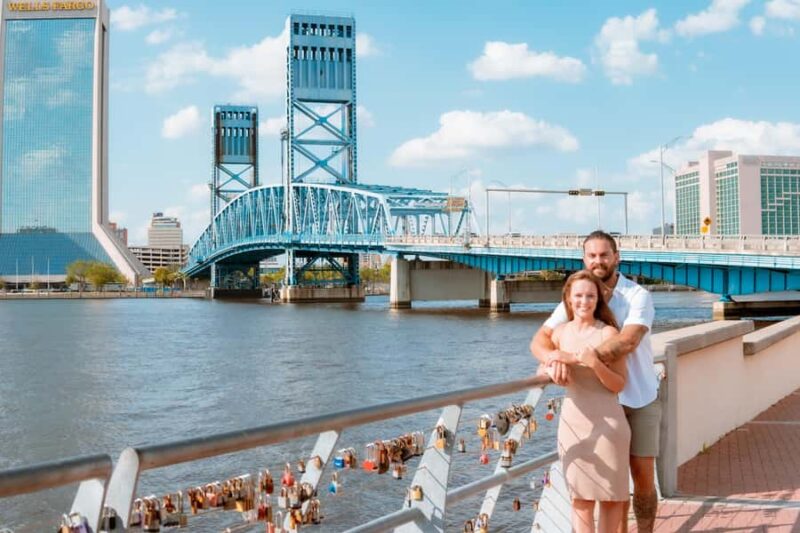 Private Vacation Photoshoot with Photographer in Chicago - Chicago’s Iconic Landmarks and Secret Corners