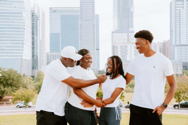 Private Vacation Photoshoot with Photographer in Cleveland - Clevelands Most Photogenic Spots with a Local Guide