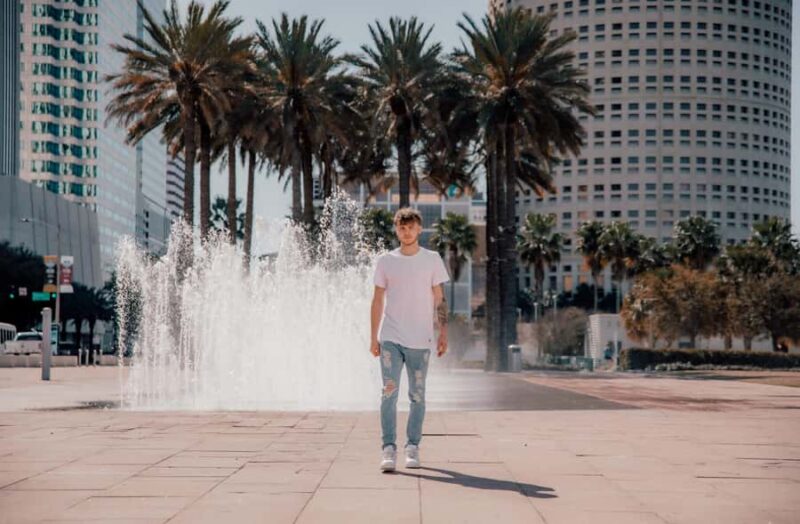 Private Vacation Photoshoot with Photographer in Cleveland - Logistics: Meeting Point and Accessibility