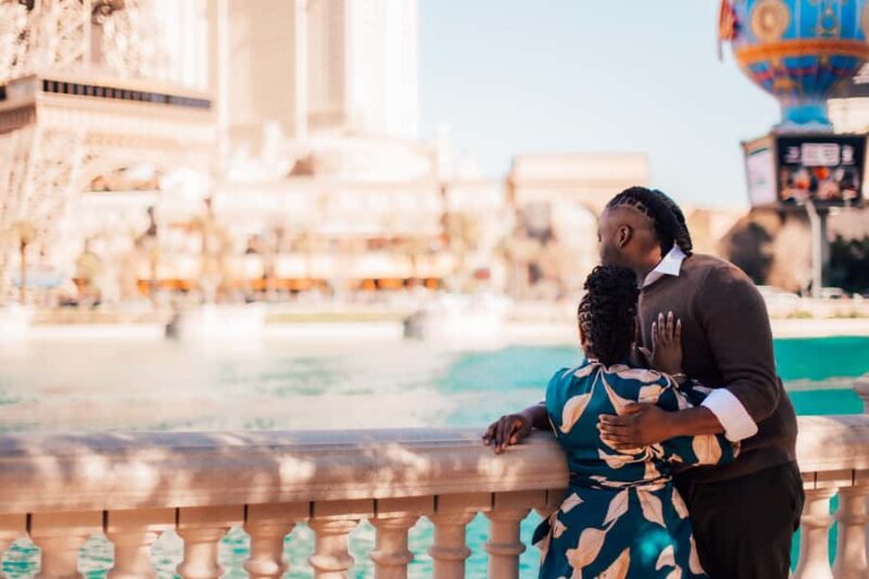 Private Vacation Photoshoot with Photographer in Las Vegas - The Experience of a Relaxed, Informal Photoshoot