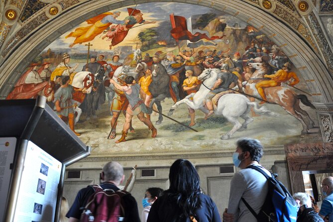 PRIVATE Vatican, Sistine Chapel & St. Peter's Basilica (shortcut) - Michelangelo’s La Pietà: A Close-Up View