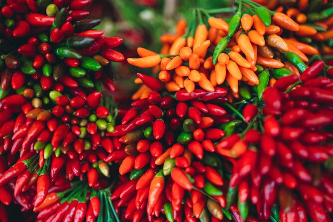 Private Venice Street Food Tour with a Sommelier - Discover Venice’s Neighborhoods and Historic Market