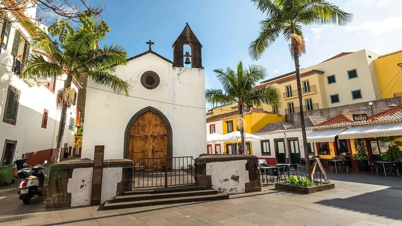 Private Vespa Tour Funchal & Câmara Lobos (3hrs) - Visiting Funchal Cathedral and Its Architectural Highlights