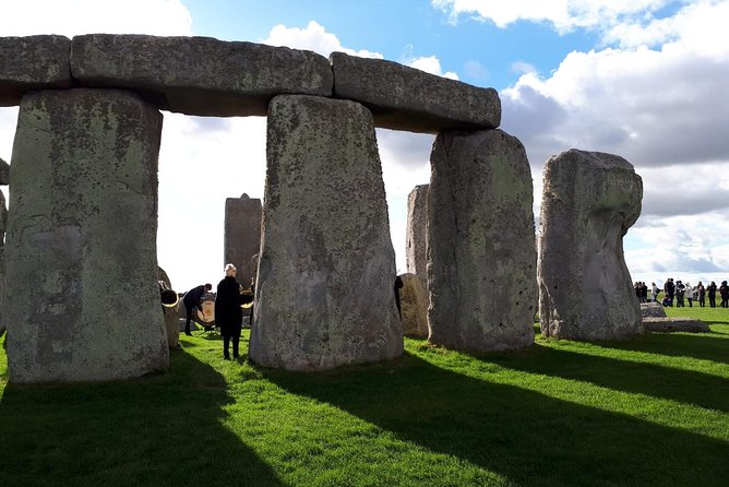 Private viewing of Stonehenge including Bath and Lacock Day Trip - Key Points
