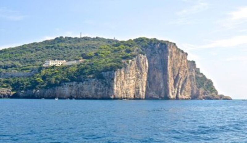 Private VIP day boat cruise to Gaeta and Sperlonga - Snorkeling and Swimming in the Blue Grotto and Other Caves