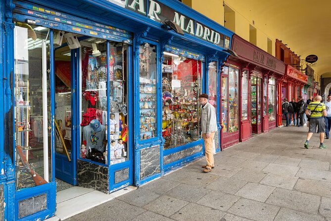 Private VIP visit to the Royal Palace and city tour, Madrid in full - Starting with the Temple of Debod and Madrid’s Best Views