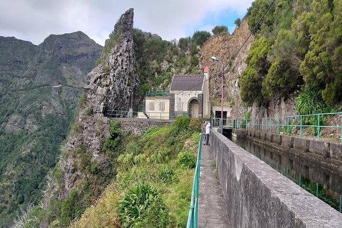 Private VipTours up to 4pax/8pax/19pax - Top-rated Guides and Customer Satisfaction