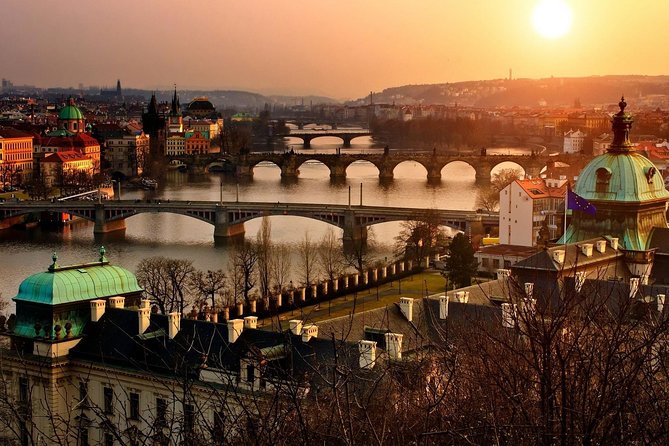 Private walking tour and Boat cruise Best of Prague - Explore Prague’s Historic Streets and Scenic River Views in Just Four Hours