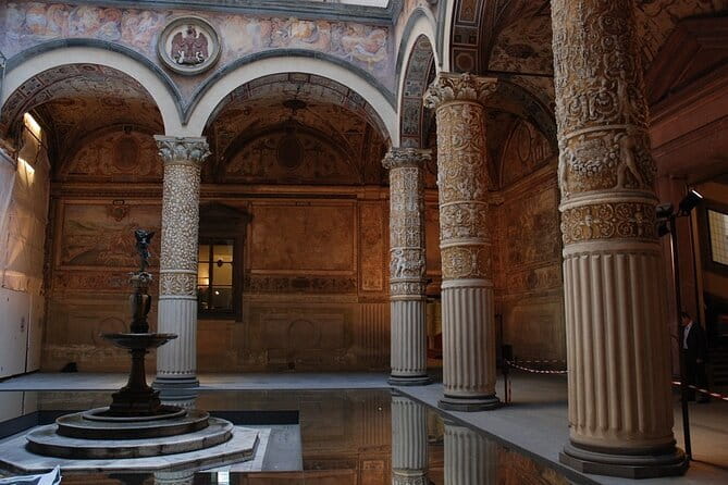 PRIVATE Walking Tour around Medici Family - Discover Florence Through the Medici’s Eyes at the Basilica di San Lorenzo