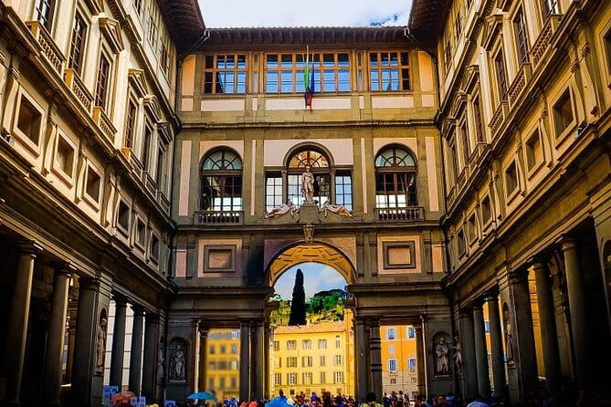 PRIVATE Walking Tour around Medici Family - The Uffizi Gallery and Renaissance Masterpieces