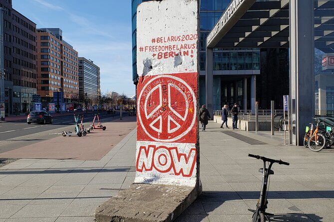 Private Walking Tour: Berlin Wall, Cold War and Checkpoint Charlie - Checkpoint Charlie: Cold War’s Iconic Hotspot