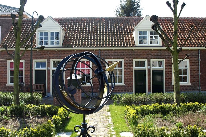 Private Walking Tour: Delft's Royal History and Pottery - Practical Details: Meeting, Pacing, and Accessibility