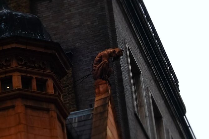 Private Walking Tour: Essential London and Hidden Gems - Trafalgar Square: The Heart of London