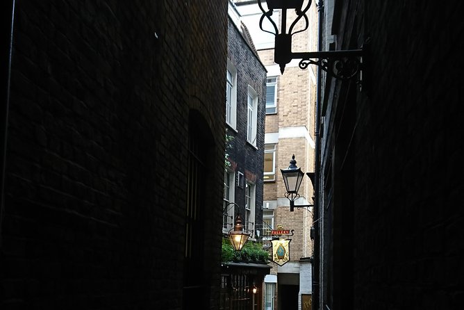 Private Walking Tour: Essential London and Hidden Gems - Discovering Hidden London: The Inns of Court and Snickelways