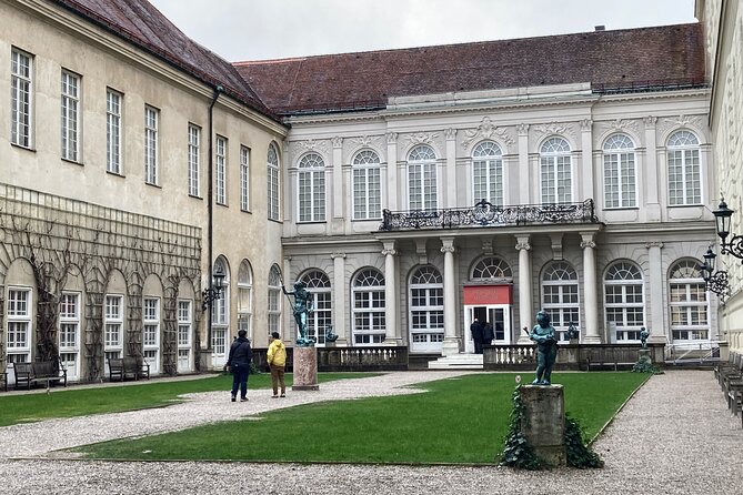 Private Walking Tour Explore Munich with a Licensed Local Guide - Discovering Hofbräuhaus: Munich’s Beer Hall Landmark