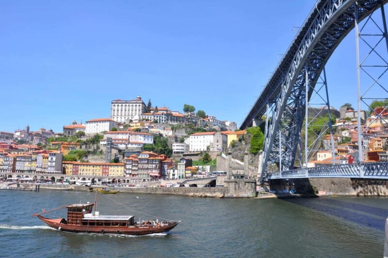 Private Walking Tour, highlights and secrets of Porto - Starting Point at Porto Cathedral in a Hilltop Location