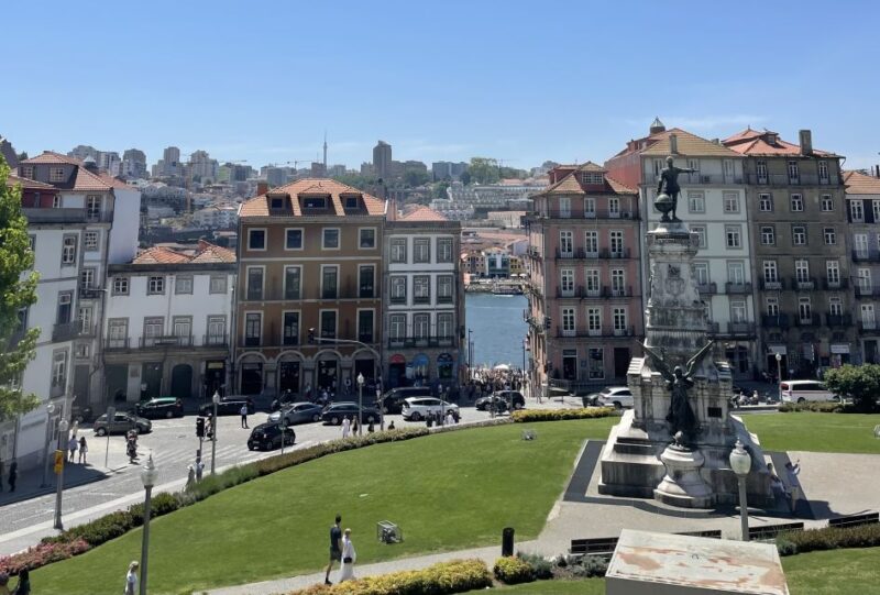 Private Walking Tour in Porto incl. Livraria Lello ticket - Key Points