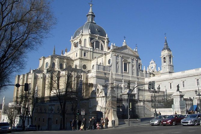 Private walking tour Madrid: Secrets and must - Key Points