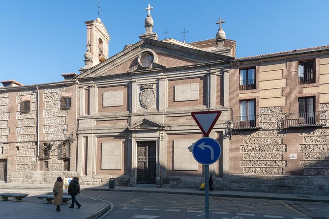 Private walking tour Madrid: Secrets and must - Walking Along Calle Mayor – The Heart of Old Madrid