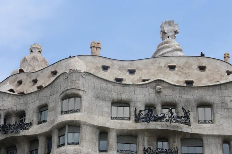 Private Walking Tour Of Casa Mila With Reserved Access - Key Points