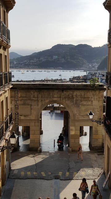 Private Walking Tour of Essential Spots of San Sebastian - Exploring the Historic Old Town’s Architectural Treasures