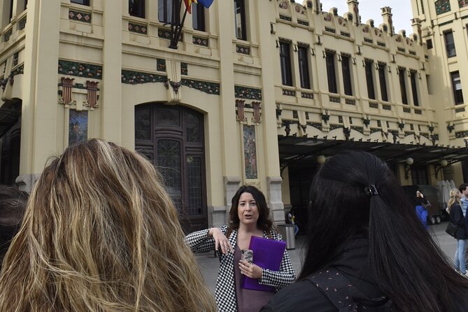 Private Walking Tour of Games and History in the Center of Valencia - Group Challenges at Placa De Lajuntament