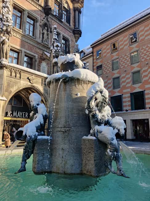 Private Walking Tour of Munich's Historic Center (in Spanish) - Exploring Viktualienmarkt: Munich’s Food Market
