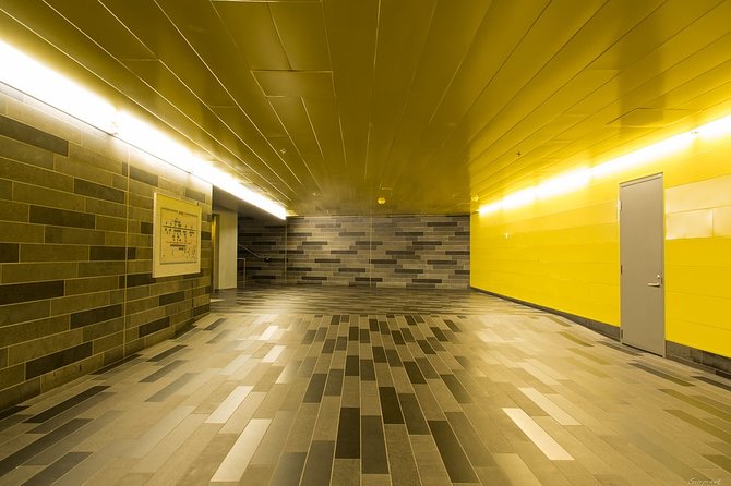 Private Walking Tour of old Montreal with licensed tour guide - Exploring Montreal’s Railway Heritage at Windsor Station