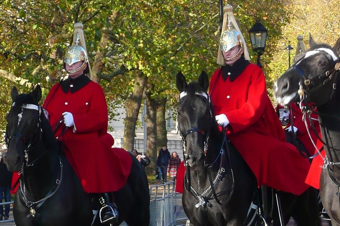 Private Walking Tour of Royal London with Changing of the Guard - Seeing Trafalgar Square’s Iconic Landmarks