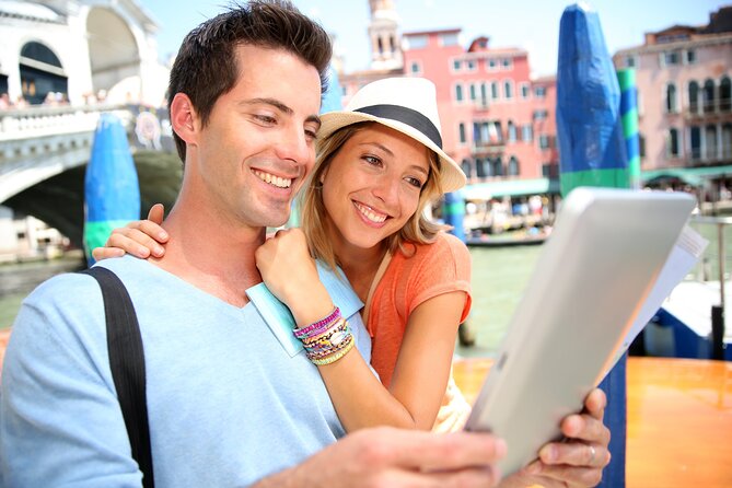 Private Walking Tour of Venice's Old Town with Gondola Ride - The Shared Gondola Ride as a Memorable Finish