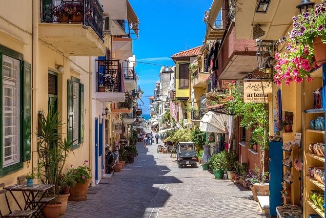 PRIVATE Walking Tour with Lunch and Wine Tasting by a Sommelier - Practical Logistics and Convenience