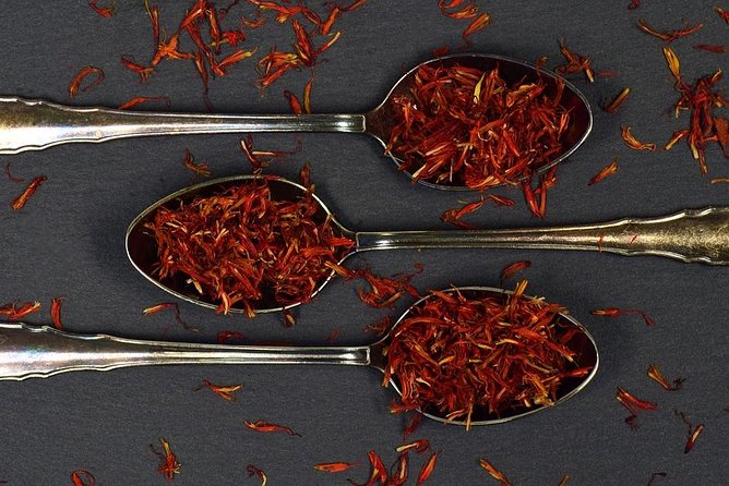 Private Wine & Evo oil tasting with Saffron Meal - Cancellation Policy and Booking Tips