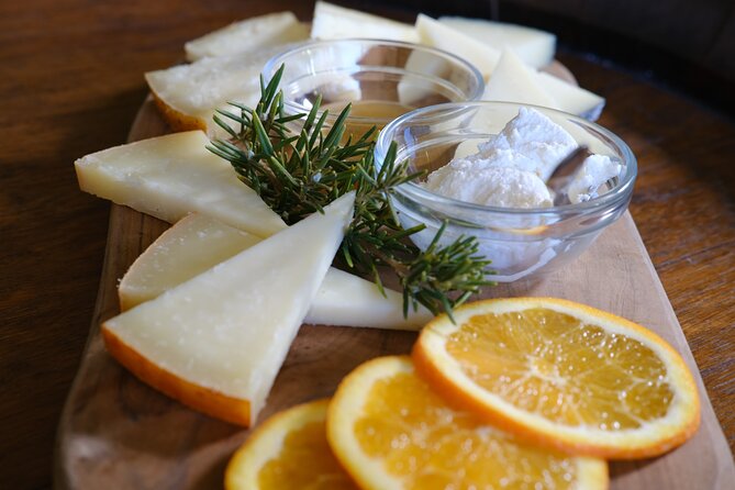 Private wine, Extra Virgin Olive Oils & Cheese Tasting - Discover the Charm of Authentic Tuscan Tasting in San Gimignano