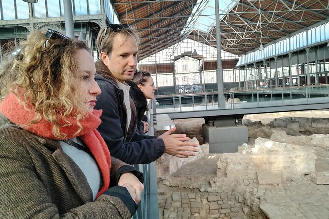 Private Wine Tasting in Barcelona Gothic Quarter - The Guide: Passionate, Knowledgeable, Engaging