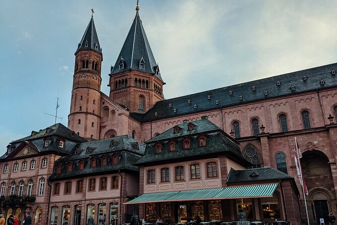 Private Xmas Market Hopping with wine tasting and gondola ride - Discovering the World’s First Riesling Wine Estate at Schloss Johannisberg