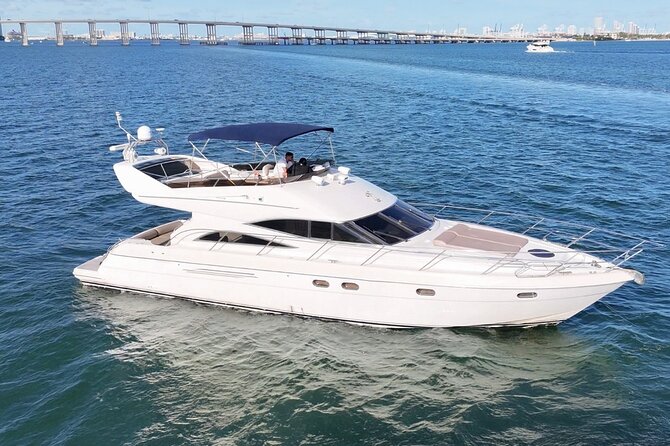 Private Yacht 60' +2 Jet Ski | + 1 Free Hour | Miami Yacht Rental - Key Points