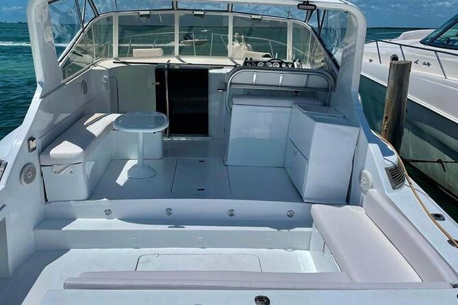 Private Yacht Cancun 42ft up to 8 people - The 4- and 6-Hour Tours: Reaching Isla Mujeres and Playa Norte