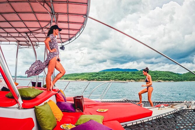 Private Yacht Charter ChicaFUN 3 Waterslides All Inclusive - Frequently Asked Questions