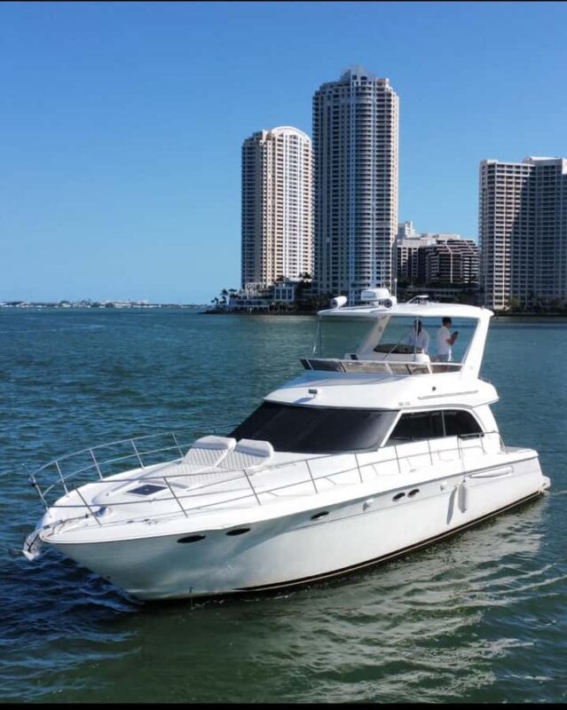 Private Yacht cruise, Biscayne Bay, Miami Beach. 52Ft - Swimming at the Shallow Sandbar in Crystal-Clear Waters