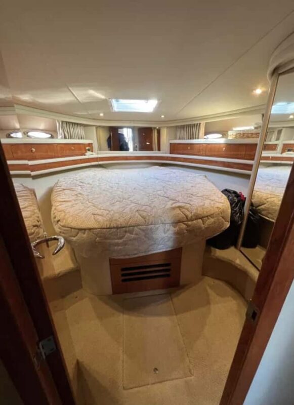 Private Yacht cruise, Biscayne Bay, Miami Beach. 52Ft - Wildlife Encounters: Dolphins and Manatees