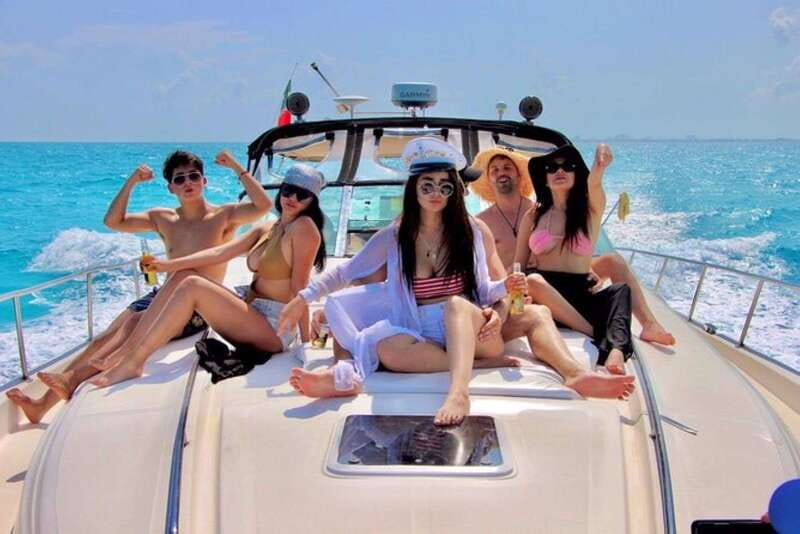 Private yacht in Cancun for maximun 15 people - Explore the Luxurious Private Yacht in Cancun for Up to 15 People