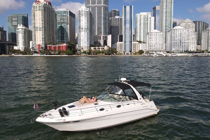 Private Yacht Rental 37Ft in Miami Up to 12 People - Key Points