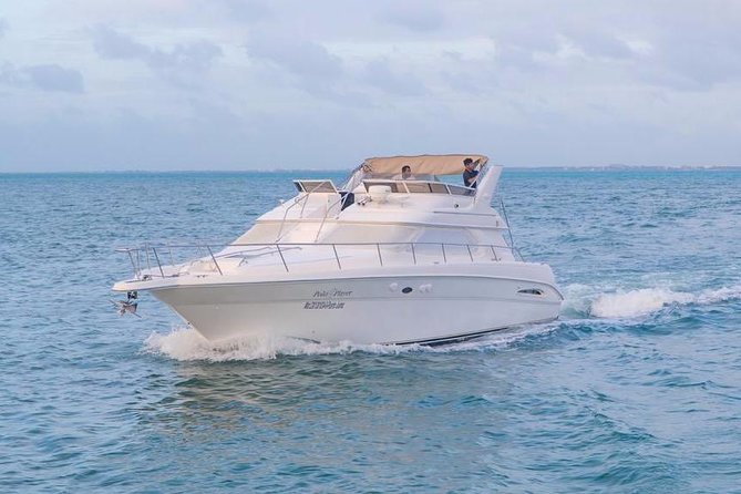 Private Yacht Rental Sea Ray 46ft Cancun 23P3 - Snorkeling Equipment and Refreshments Included