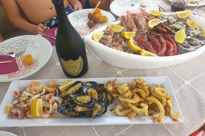 Private Yacht Tour in Gallipoli - Onboard Dining and Refreshments