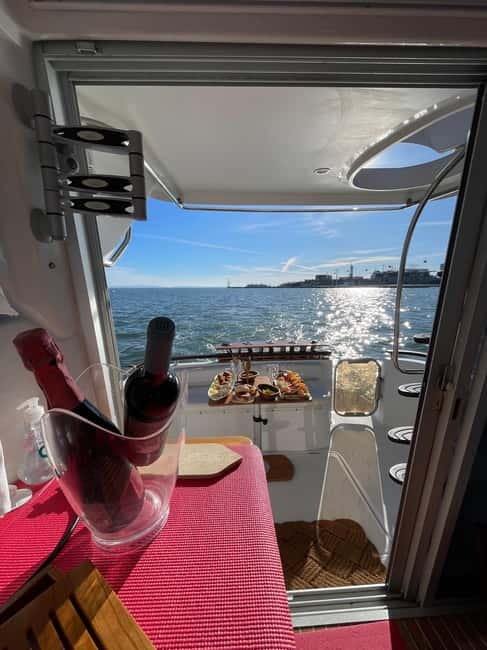 Private yacht tour with wines on board - The Luxurious 3-Hour Private Yacht Experience