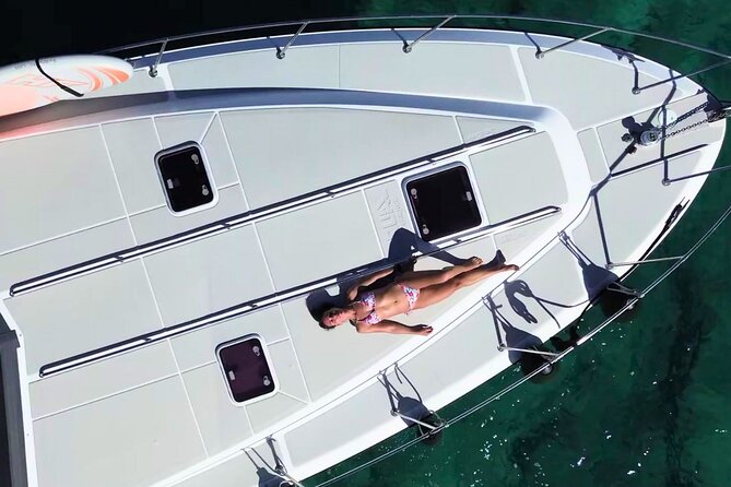 Private Yacht with Gourmet Barbecue and Sunset on Papagayo Beaches - Discover Lanzarote’s Coastline on a Private Yacht with Gourmet Barbecue