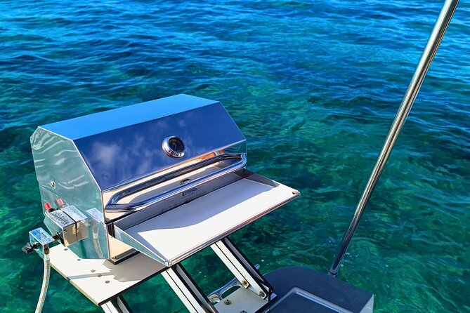 Private Yacht with Gourmet Barbecue and Sunset on Papagayo Beaches - Gourmet Barbecue and Premium Drinks on Board