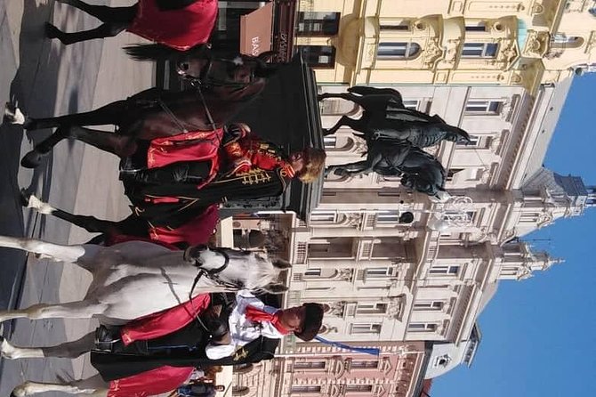 PRIVATE Zagreb walking tour 2.5 hrs - The Significance of the Stone Gate at Petrini Pyli