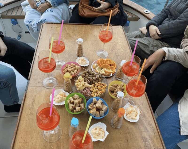 Procida: Boat Tour around the island - Key Points